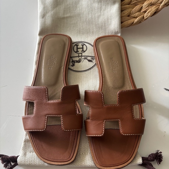 Hermes Oran Sandal Gold Tan - Picture 2 of 4